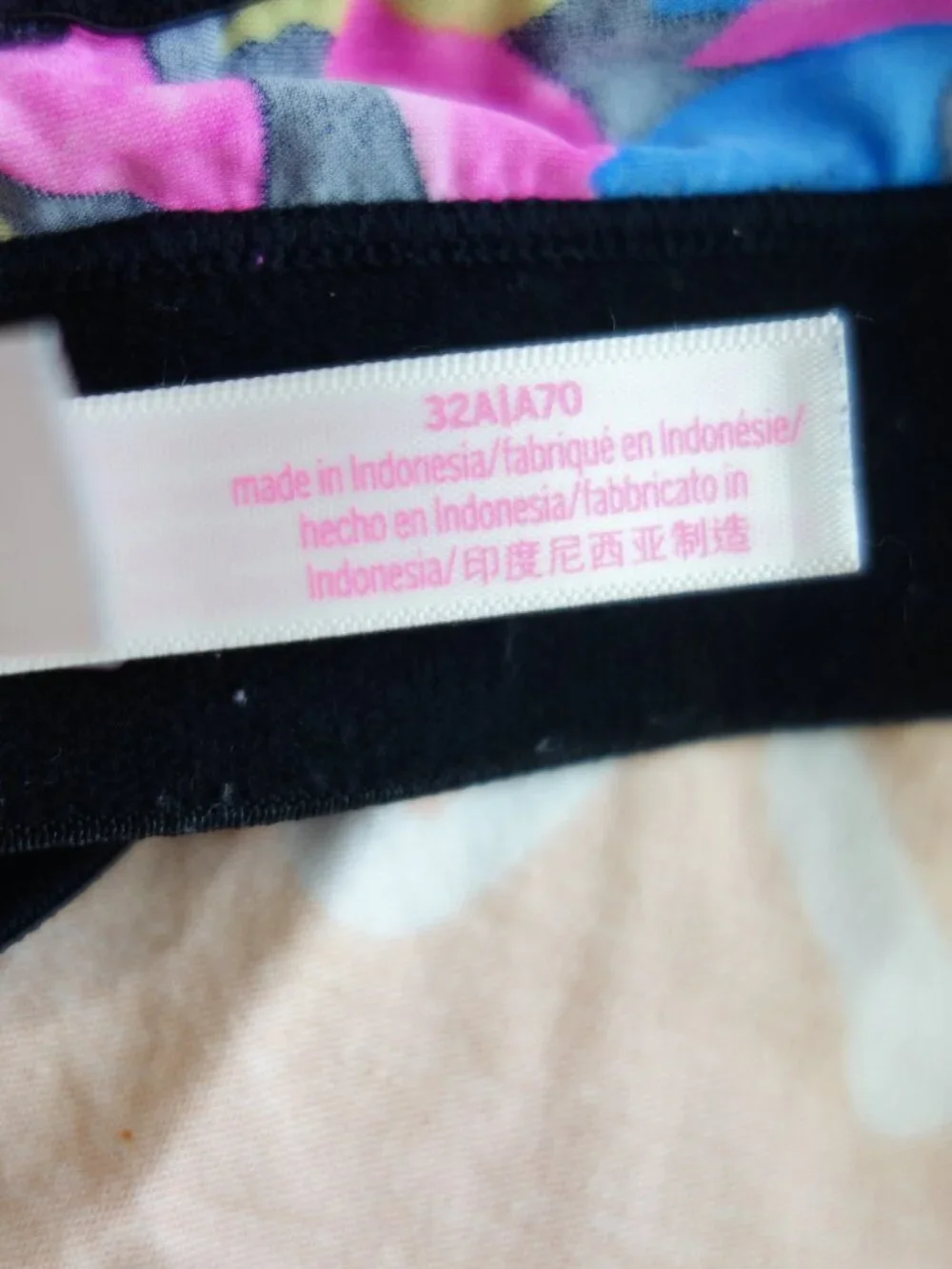 VS PINK Wear Everywhere Wireless Lightly Lined Bra Green Tropical (32A) EUC